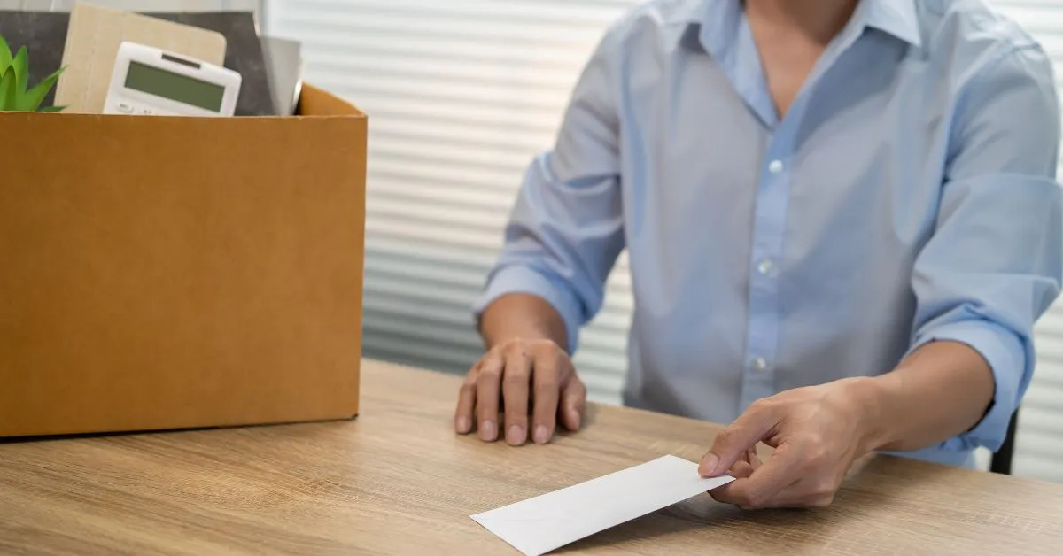 Compra cancelada pela loja após o pagamento com consumidor recebendo aviso de cancelamento