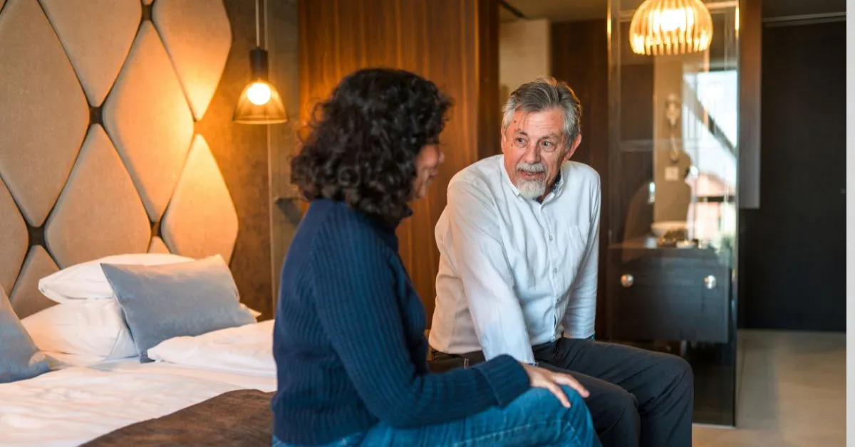 Casal conversando sobre como um novo relacionamento pode influenciar na guarda ou pensão dos filhos