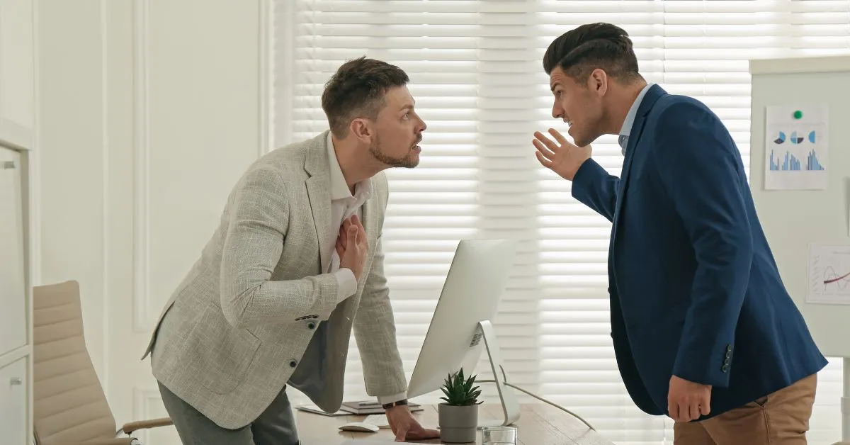 Herança com conflito entre filhos de relacionamentos diferentes durante discussão sobre partilha de bens