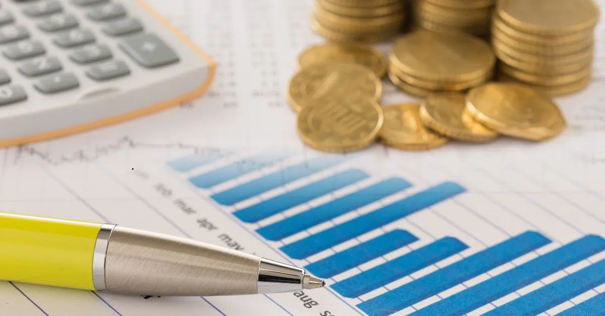 Lucros cessantes: cálculo de prejuízo financeiro com gráficos, moedas e calculadora